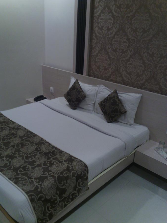 Celebration Hotel And Resort Rewa Exterior foto